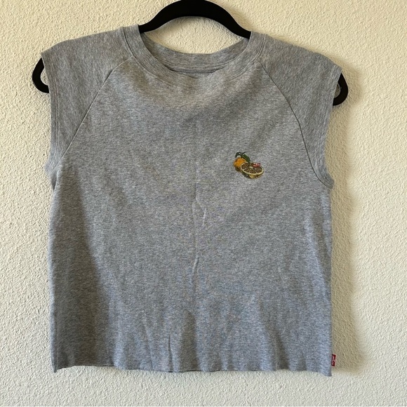 Levi’s Women’s Baby Tee Small NWOT Gray Orange Fruit Graphics 90s Y2K Vibes - Picture 1 of 7